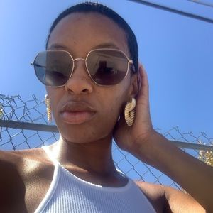 Meet your Posher, Vanessa